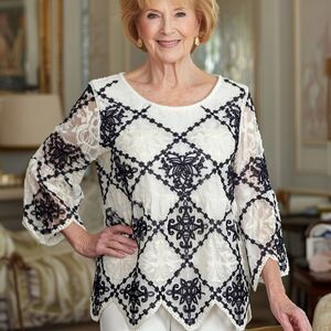 Kindred Boho Top White Navy Embroidered Flutter Minty Pullover Size M